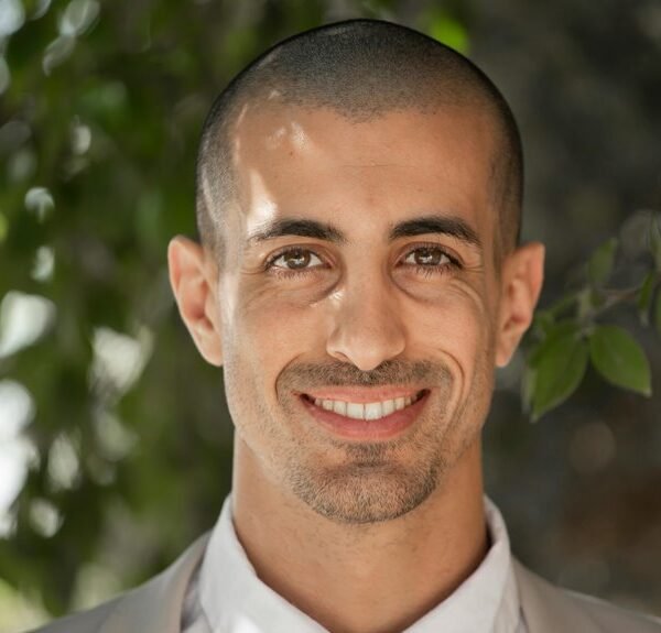 Professional Online Model 645177316 for Growth