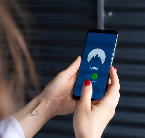 Secure Digital Platform 640008548 for Online Use